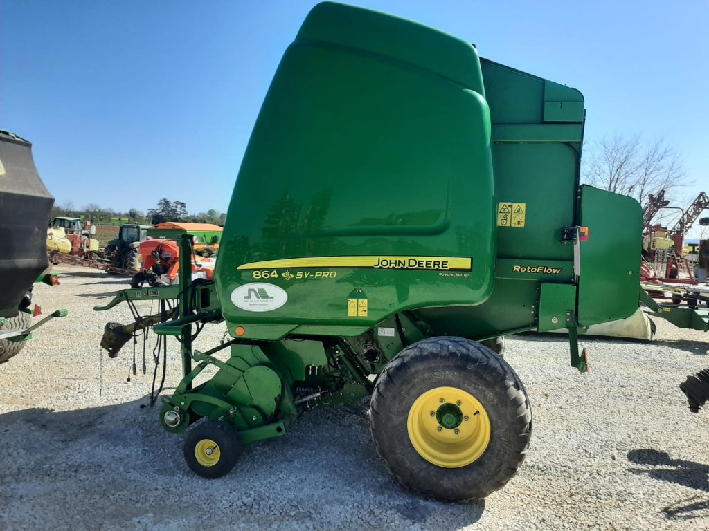 Rundballenpresse des Typs John Deere 864, Gebrauchtmaschine in SAINT LOUP (Bild 3)