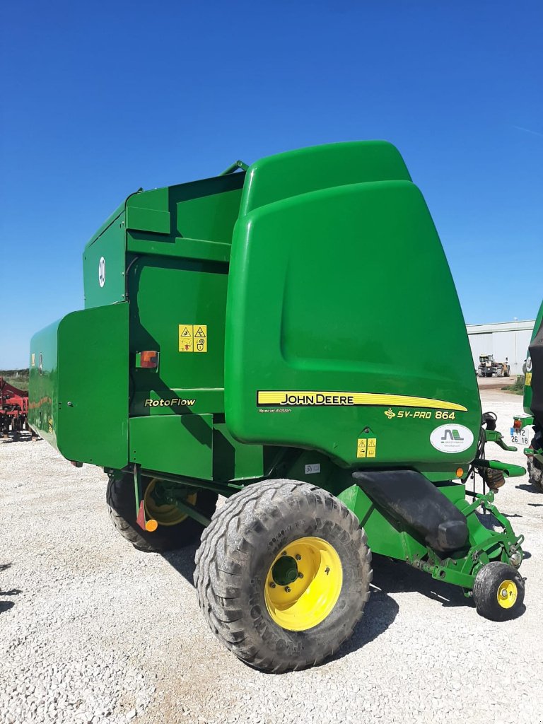 Rundballenpresse des Typs John Deere 864, Gebrauchtmaschine in SAINT LOUP (Bild 4)