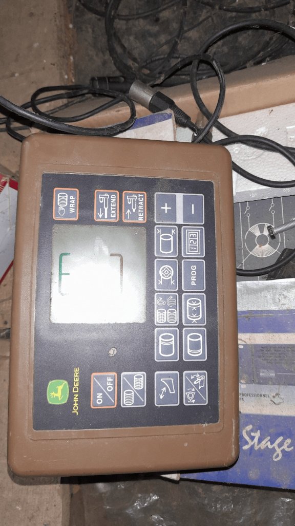 Rundballenpresse des Typs John Deere 864, Gebrauchtmaschine in SAINT LOUP (Bild 2)