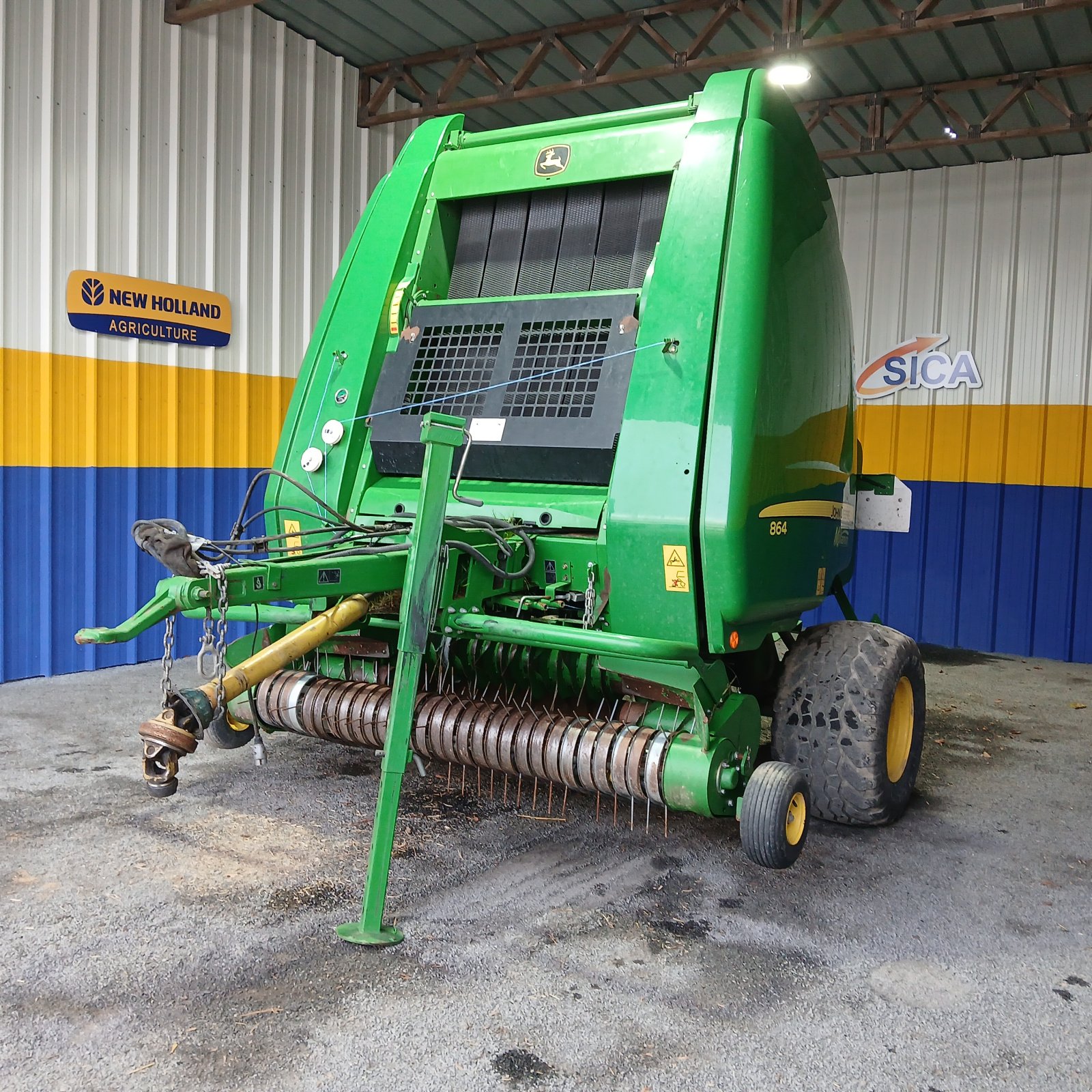 Rundballenpresse del tipo John Deere 864, Gebrauchtmaschine en HERLIN LE SEC (Imagen 1)