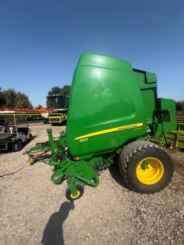 Rundballenpresse типа John Deere 864, Gebrauchtmaschine в Landsberg (Фотография 2)