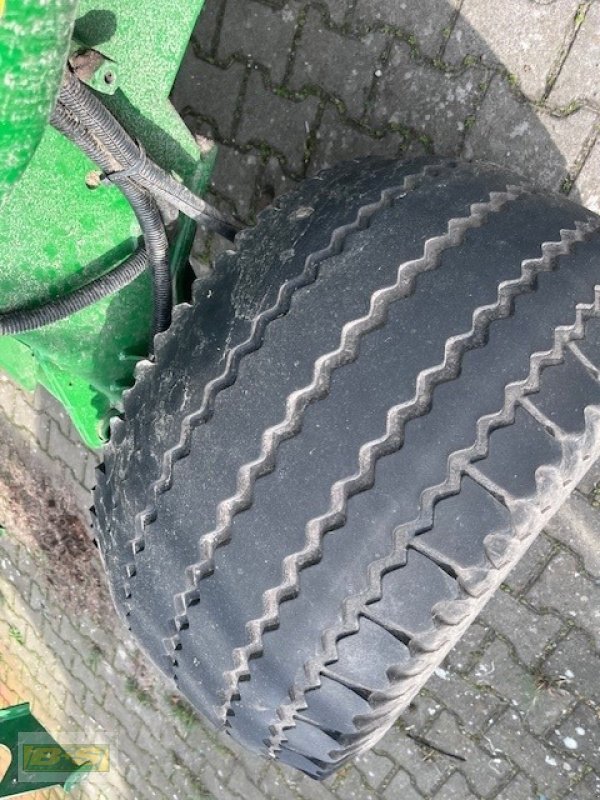 Rundballenpresse des Typs John Deere 864, Gebrauchtmaschine in Osterburg (Bild 18)