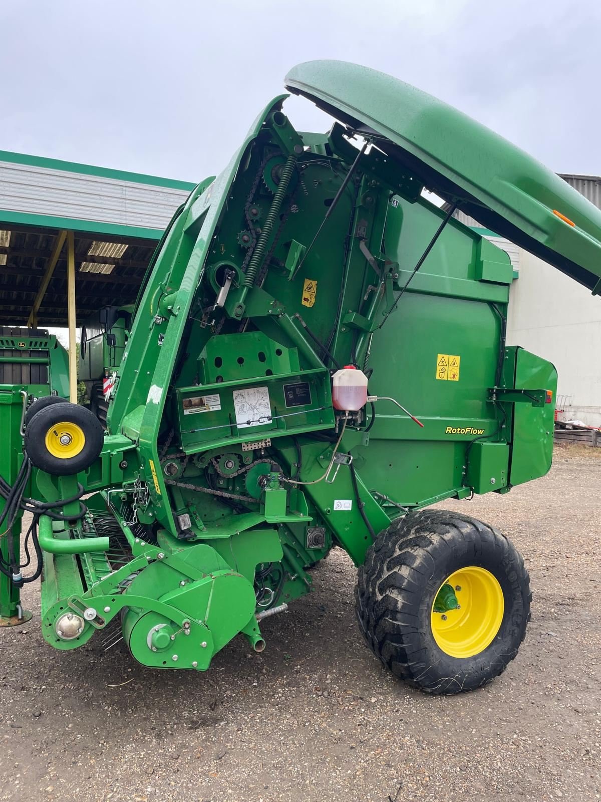 Rundballenpresse des Typs John Deere 864PREMIUM, Gebrauchtmaschine in BOSC LE HARD (Bild 6)