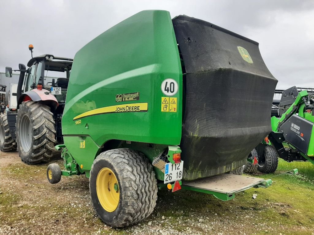 Rundballenpresse типа John Deere 960, Gebrauchtmaschine в SAINT LOUP (Фотография 4)