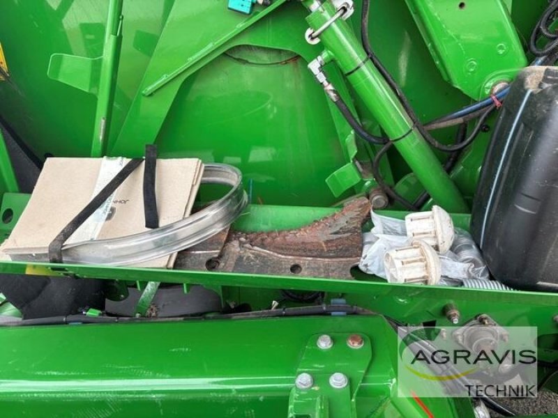 Rundballenpresse типа John Deere 990 + Göweil G5040 Kombi, Gebrauchtmaschine в Meppen (Фотография 13)