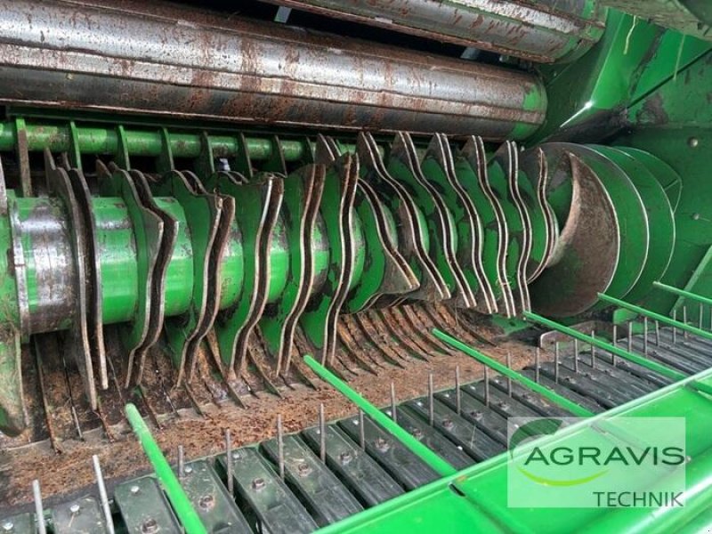 Rundballenpresse типа John Deere 990 + Göweil G5040 Kombi, Gebrauchtmaschine в Meppen (Фотография 17)