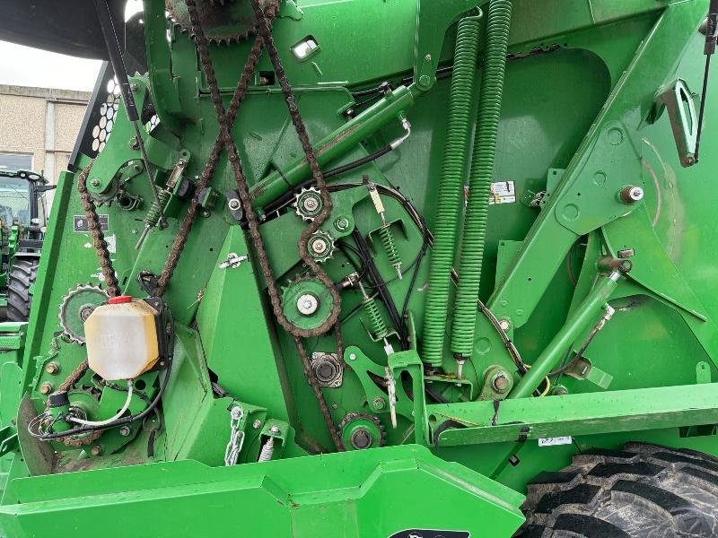 Rundballenpresse des Typs John Deere 990 HC, Gebrauchtmaschine in Wargnies Le Grand (Bild 10)