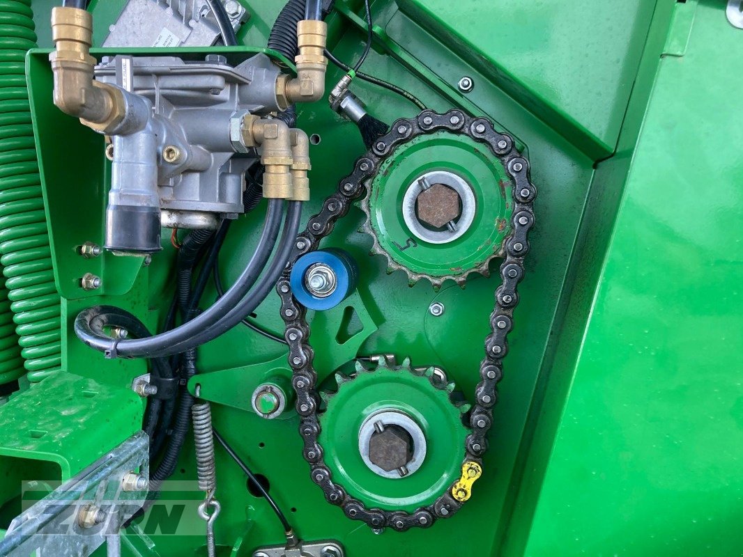 Rundballenpresse des Typs John Deere 990 Maxi Cut 25, Gebrauchtmaschine in Holzgünz - Schwaighausen (Bild 18)