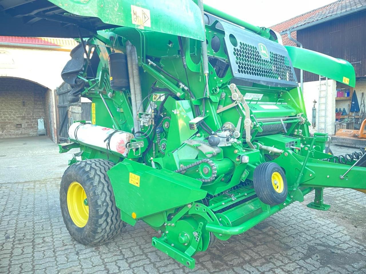 Rundballenpresse des Typs John Deere 990 Premium, Gebrauchtmaschine in Zweibrücken (Bild 10)