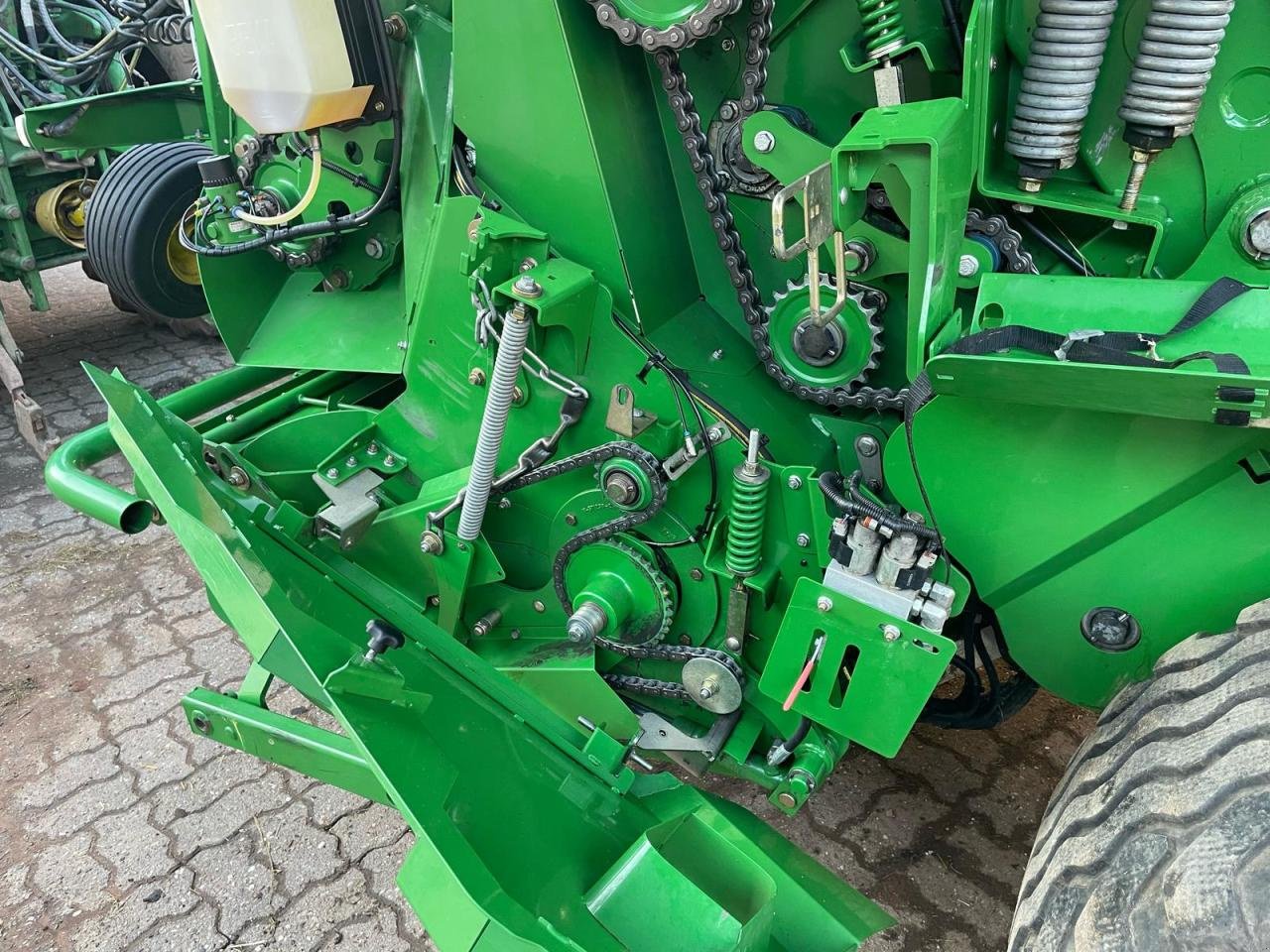 Rundballenpresse des Typs John Deere 990 Premium, Gebrauchtmaschine in Zweibrücken (Bild 12)