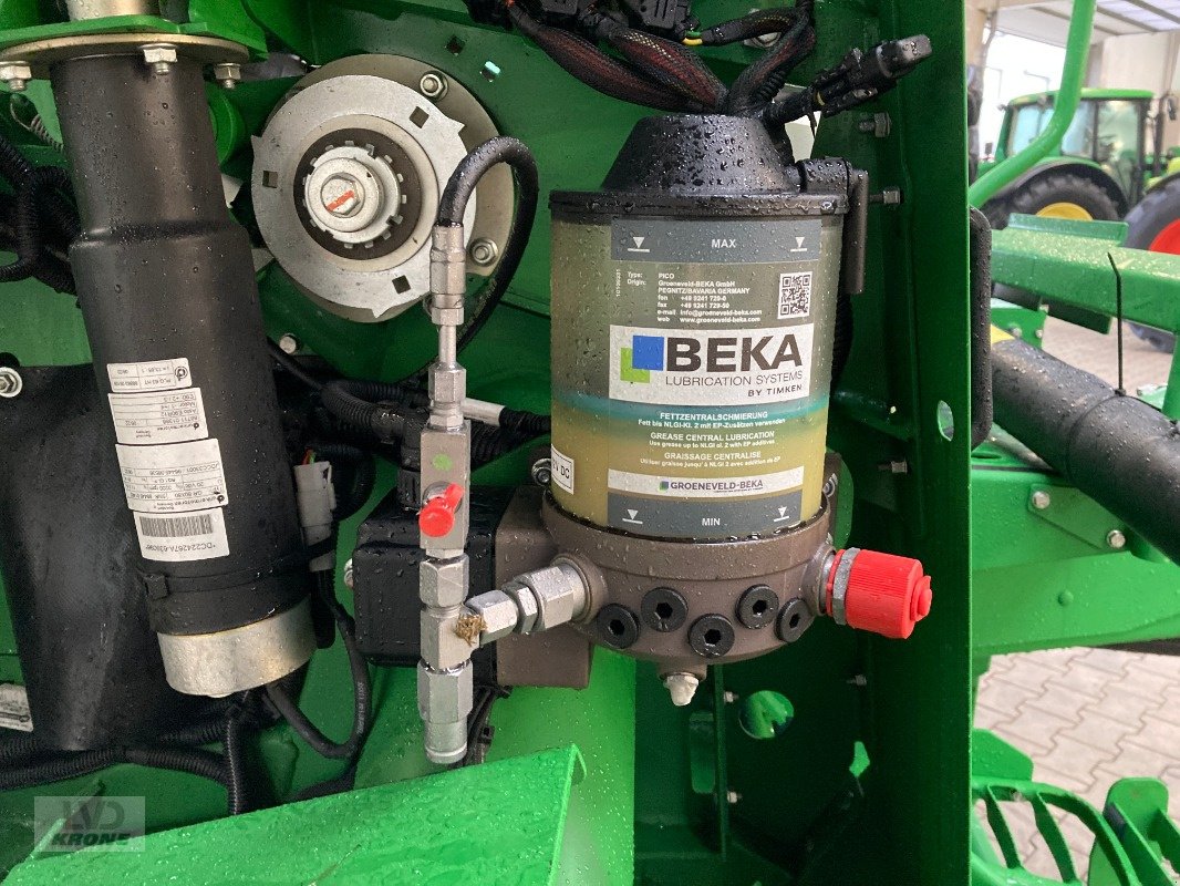 Rundballenpresse типа John Deere C441R HC25, Gebrauchtmaschine в Spelle (Фотография 13)