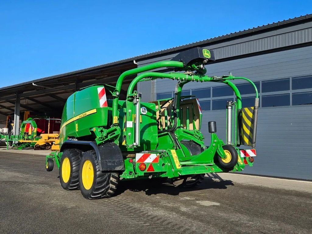 Rundballenpresse van het type John Deere C441R, Gebrauchtmaschine in BENNEKOM (Foto 8)