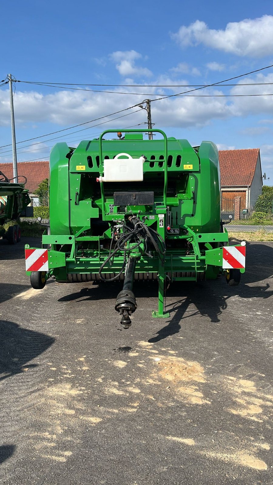 Rundballenpresse van het type John Deere C441R, Gebrauchtmaschine in BOSC LE HARD (Foto 3)