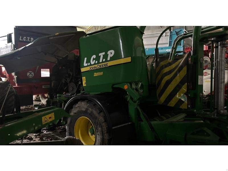Rundballenpresse des Typs John Deere C441R, Gebrauchtmaschine in Wargnies Le Grand