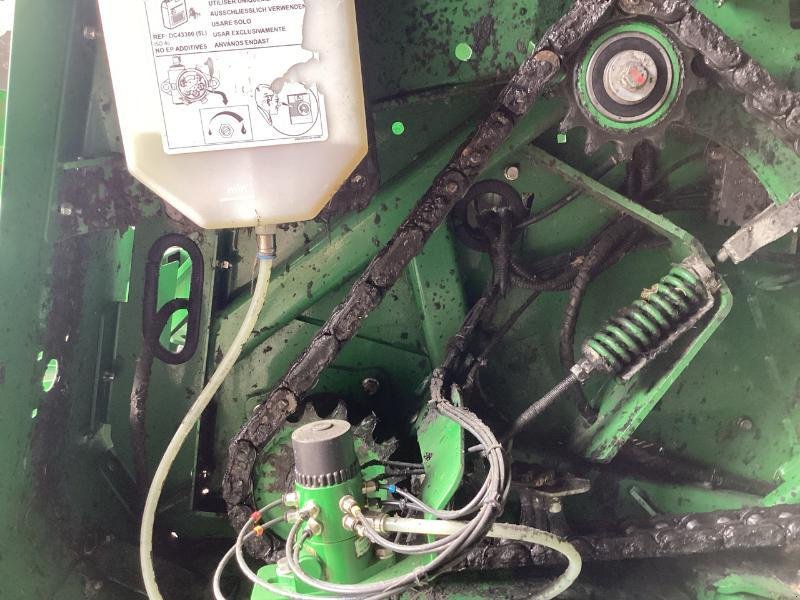 Rundballenpresse a típus John Deere C441R, Gebrauchtmaschine ekkor: CHAUMESNIL (Kép 6)