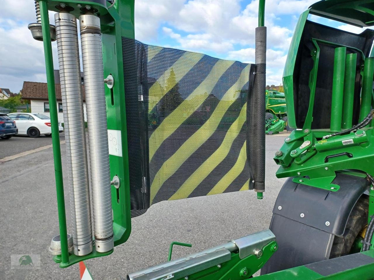 Rundballenpresse des Typs John Deere C441R, Neumaschine in Steinwiesen (Bild 10)