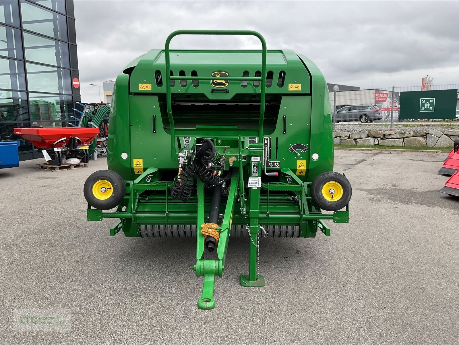 Rundballenpresse des Typs John Deere F 441 M Rundballenpresse, Neumaschine in Redlham (Bild 5)