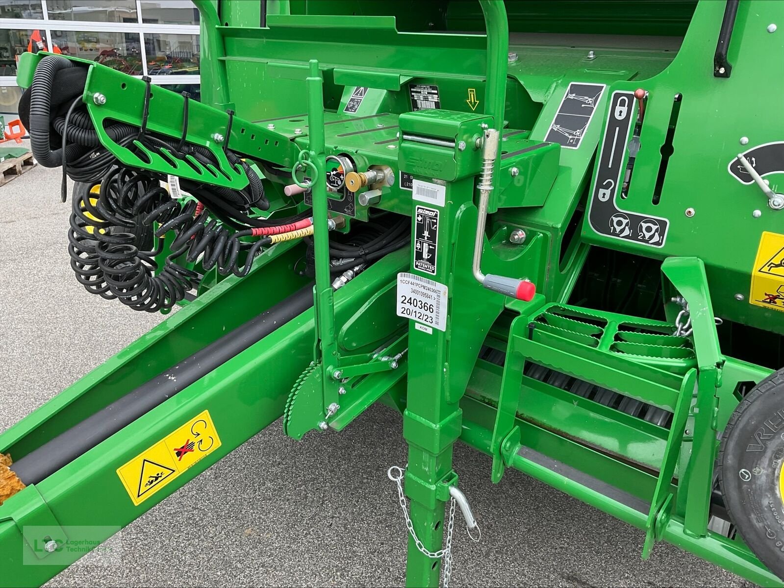 Rundballenpresse des Typs John Deere F 441 M Rundballenpresse, Neumaschine in Redlham (Bild 11)