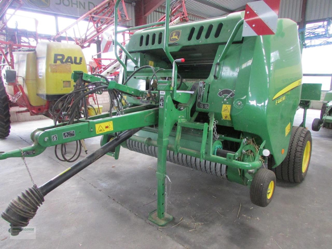 Rundballenpresse tip John Deere F 441M, Gebrauchtmaschine in Bad Wildungen - Wega (Poză 1)