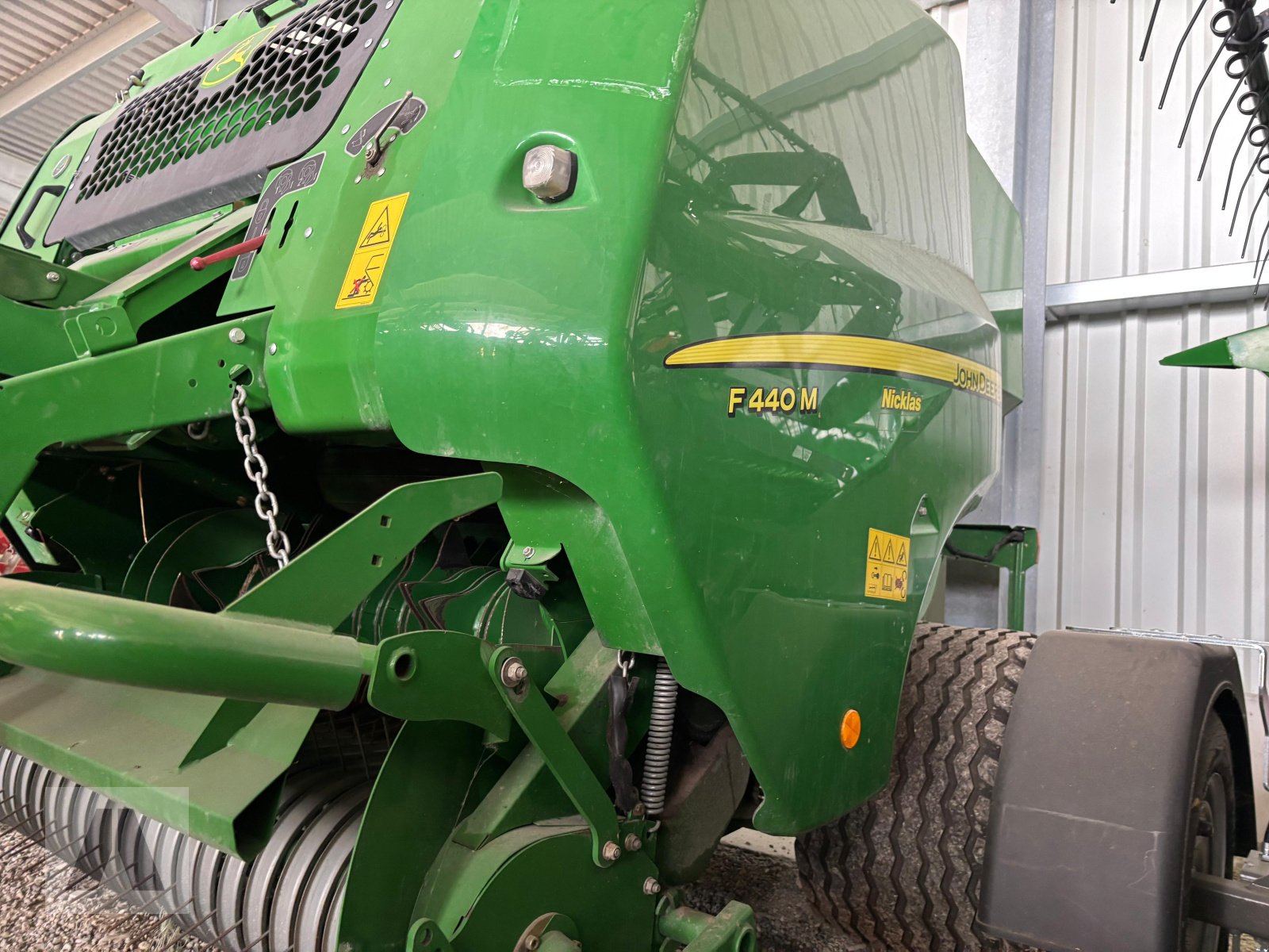 Rundballenpresse van het type John Deere F440 M, Gebrauchtmaschine in Langweid am Lech (Foto 4)