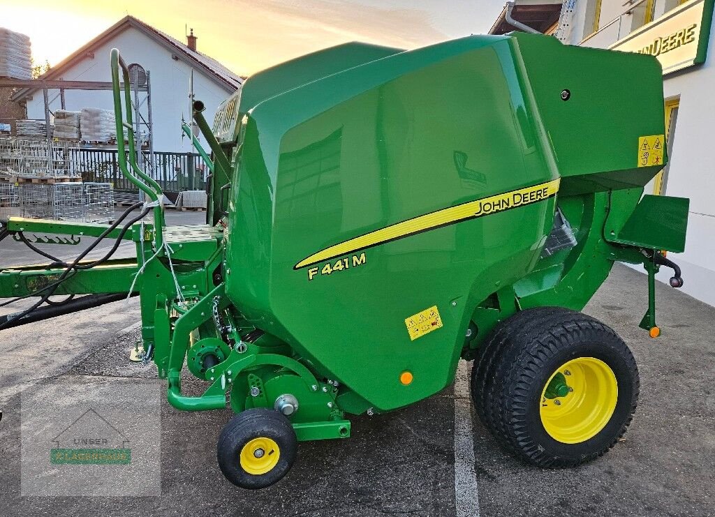 Rundballenpresse des Typs John Deere F441 M, Gebrauchtmaschine in St. Michael (Bild 3)