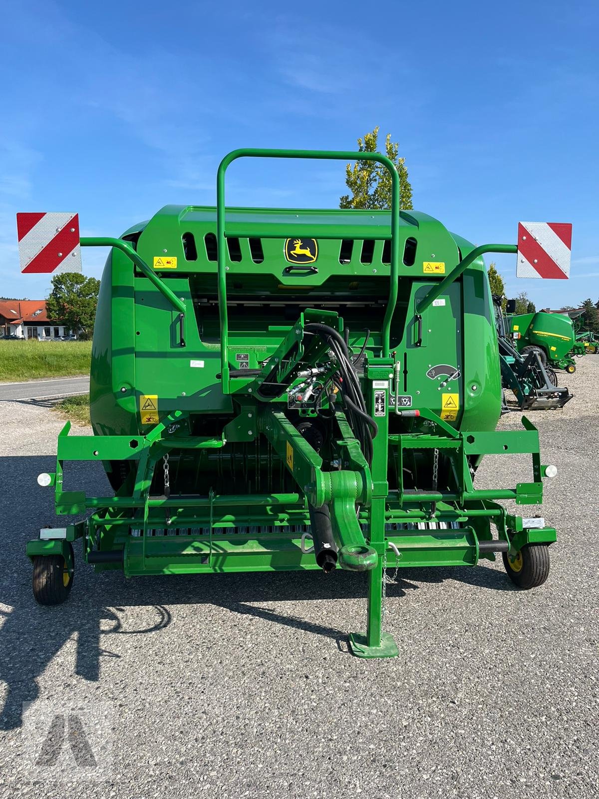 Rundballenpresse des Typs John Deere F441M, Neumaschine in Antdorf (Bild 5)