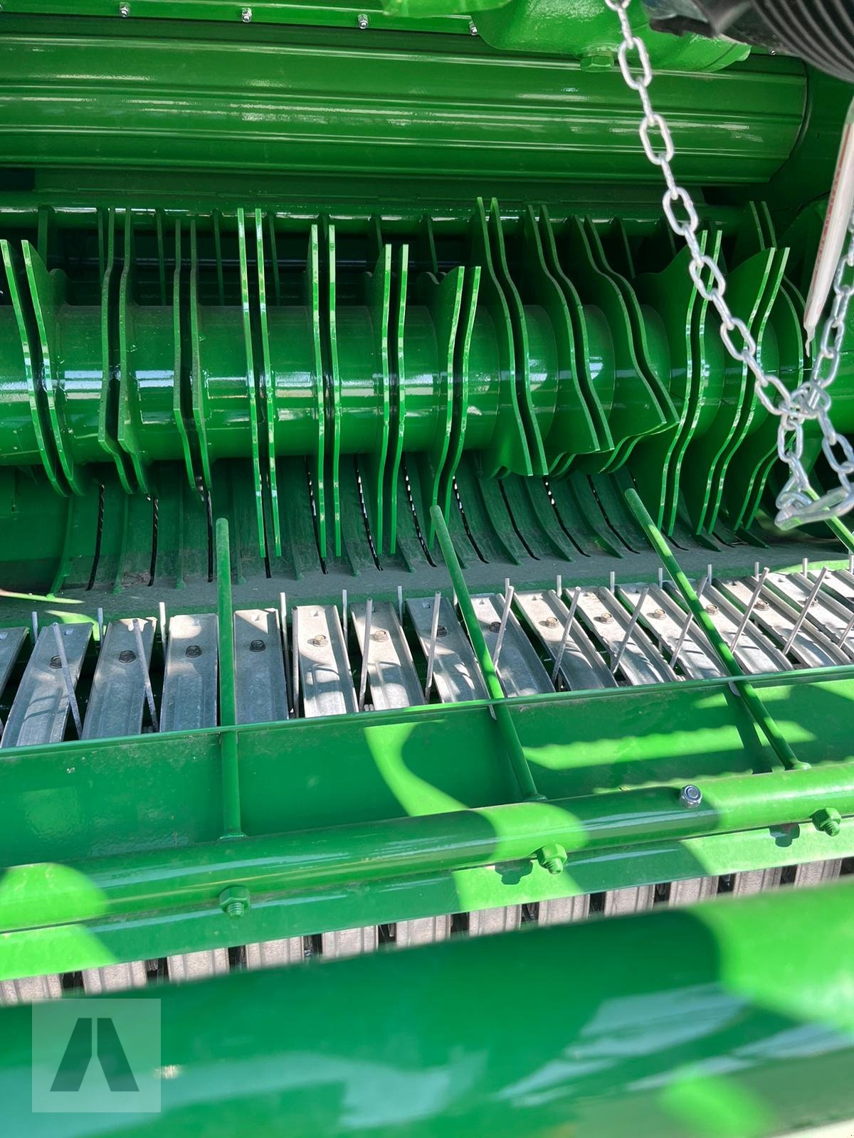 Rundballenpresse des Typs John Deere F441M, Neumaschine in Antdorf (Bild 11)