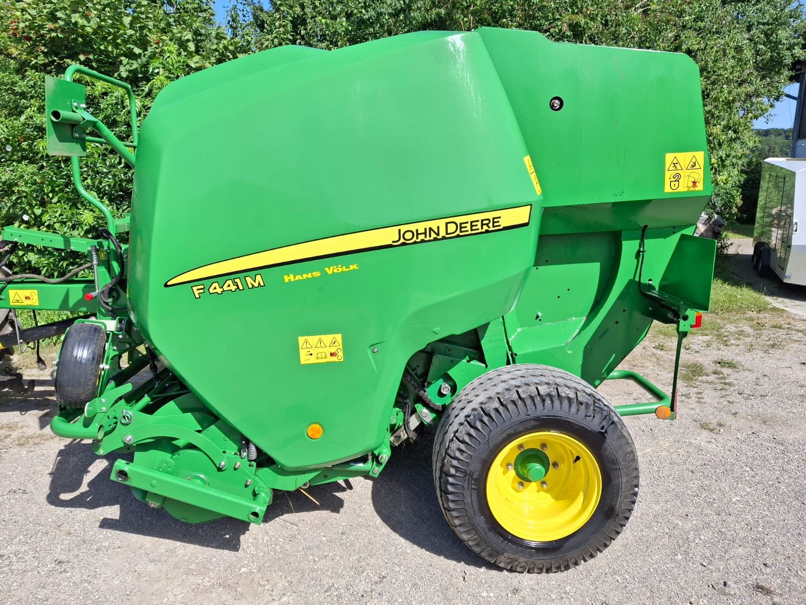 Rundballenpresse del tipo John Deere F441M, Gebrauchtmaschine en Antdorf (Imagen 2)