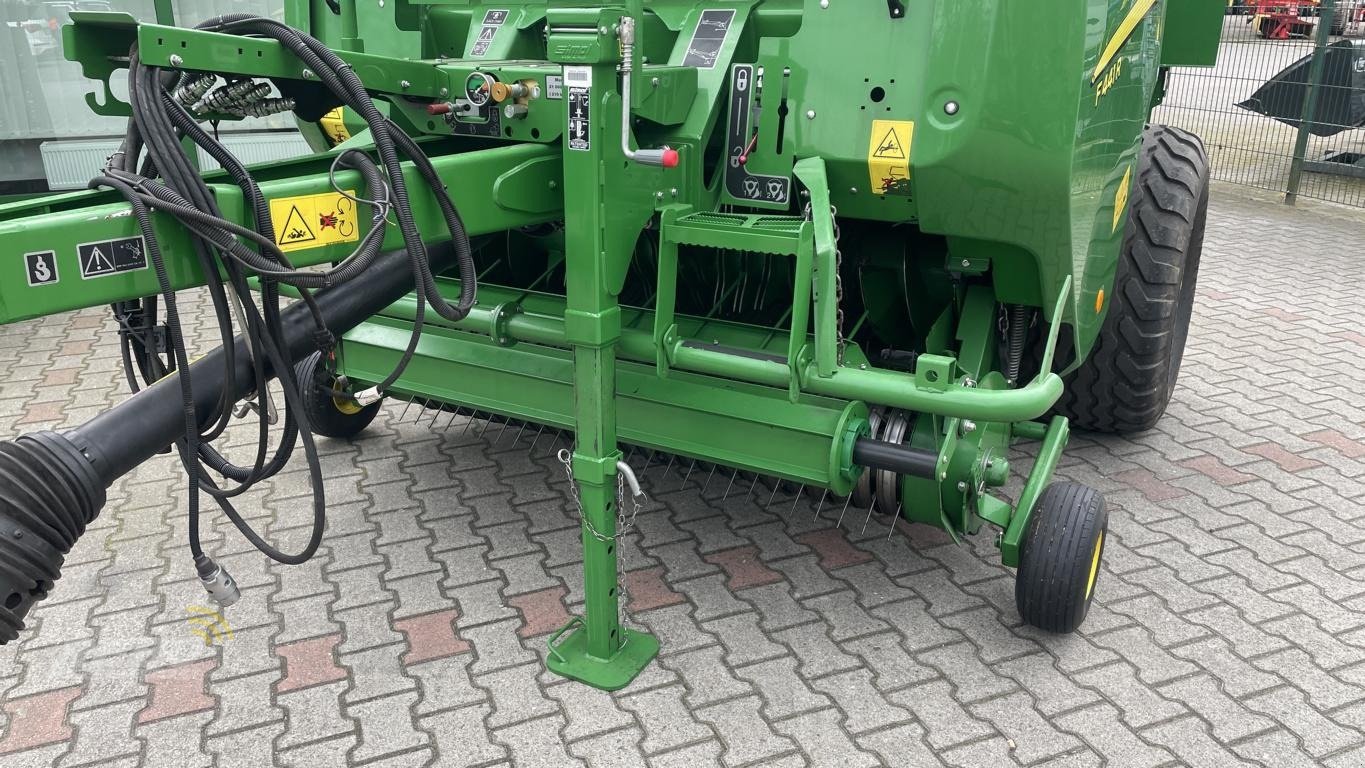 Rundballenpresse типа John Deere F441R, Gebrauchtmaschine в Aurich (Фотография 29)