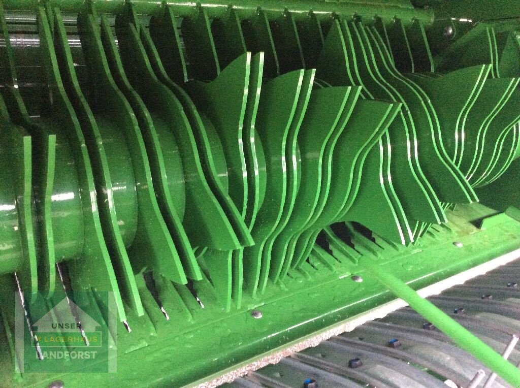 Rundballenpresse typu John Deere F442M, Neumaschine v Kobenz bei Knittelfeld (Obrázek 10)