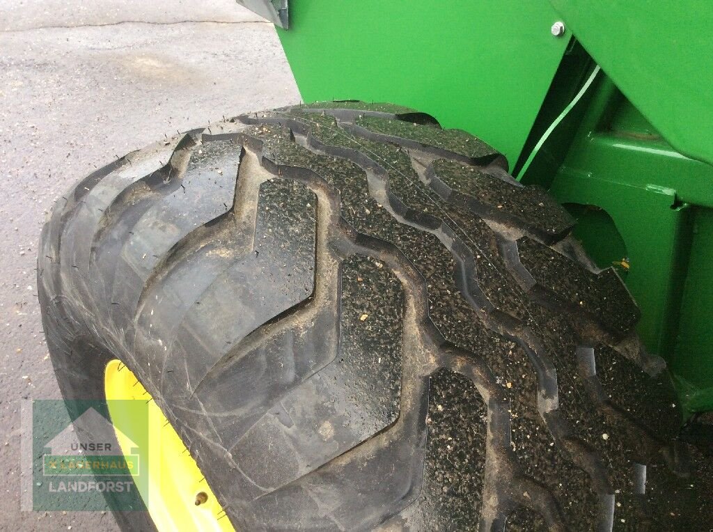 Rundballenpresse typu John Deere F442M, Neumaschine v Kobenz bei Knittelfeld (Obrázek 13)