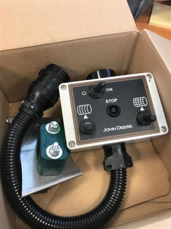 Rundballenpresse des Typs John Deere GEBR. PRESSE JOHN DEERE F 440E, Gebrauchtmaschine in Grimma (Bild 19)