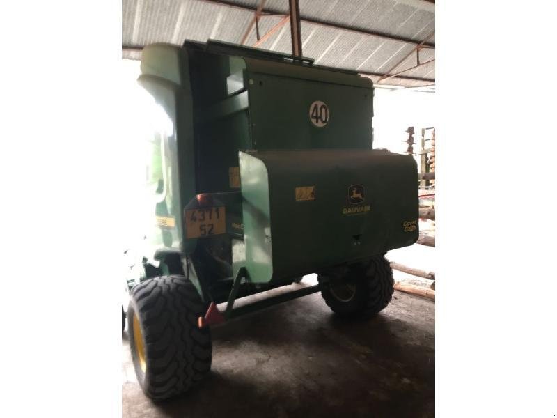 Rundballenpresse типа John Deere MAXICUT864, Gebrauchtmaschine в CHAUMONT (Фотография 3)