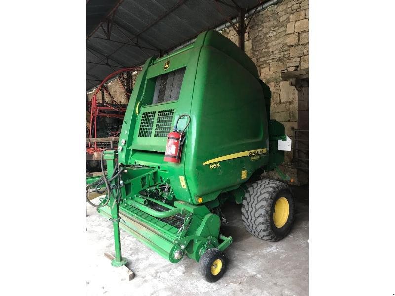 Rundballenpresse типа John Deere MAXICUT864, Gebrauchtmaschine в CHAUMONT (Фотография 2)