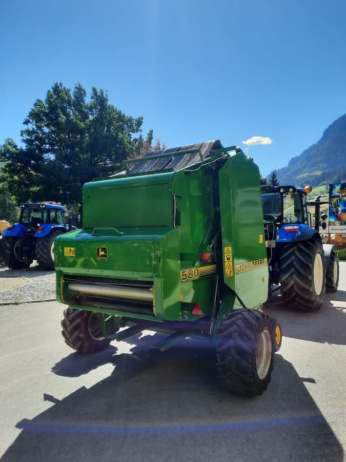 Rundballenpresse des Typs John Deere Rundballenpresse 580, Gebrauchtmaschine in Burgkirchen (Bild 5)