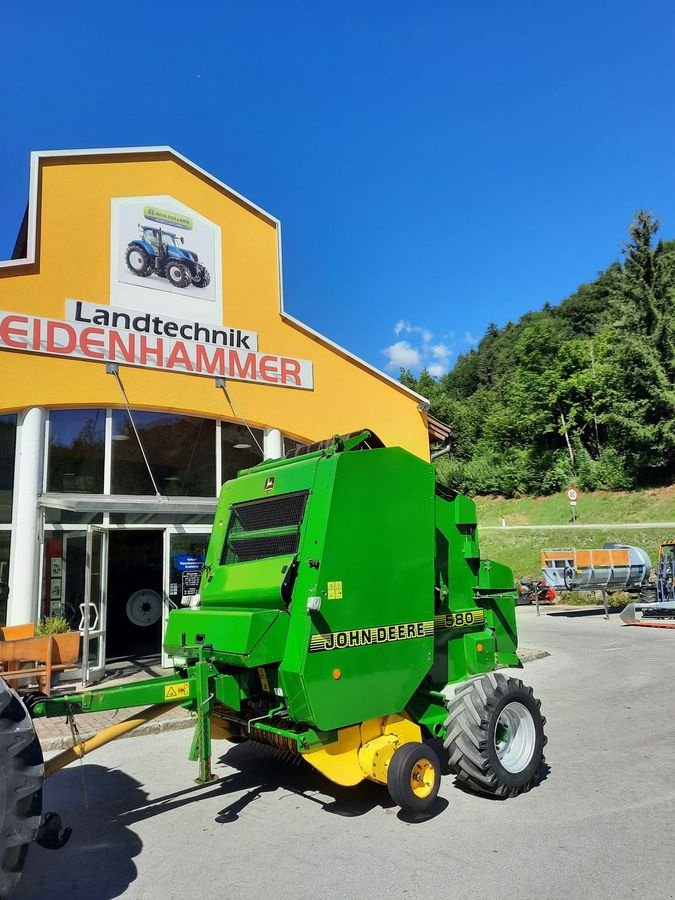 Rundballenpresse des Typs John Deere Rundballenpresse 580, Gebrauchtmaschine in Burgkirchen (Bild 2)