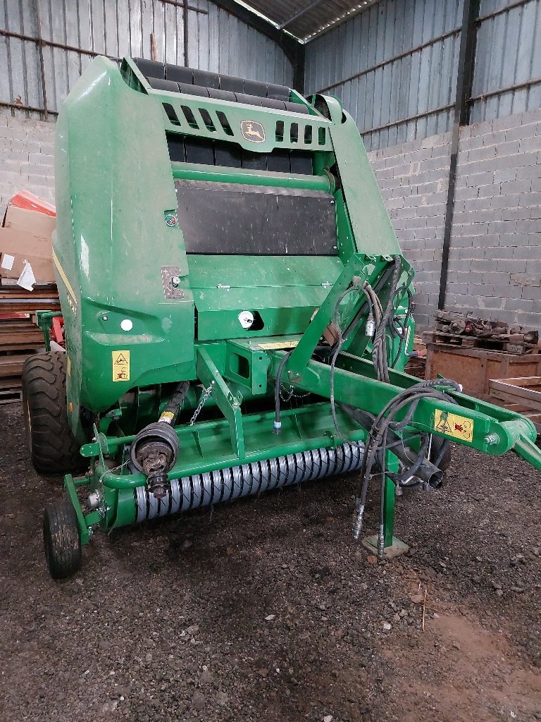 Rundballenpresse typu John Deere V 451 G RFF, Gebrauchtmaschine v DIFFENBACH-LES-HELLIMER (Obrázek 2)