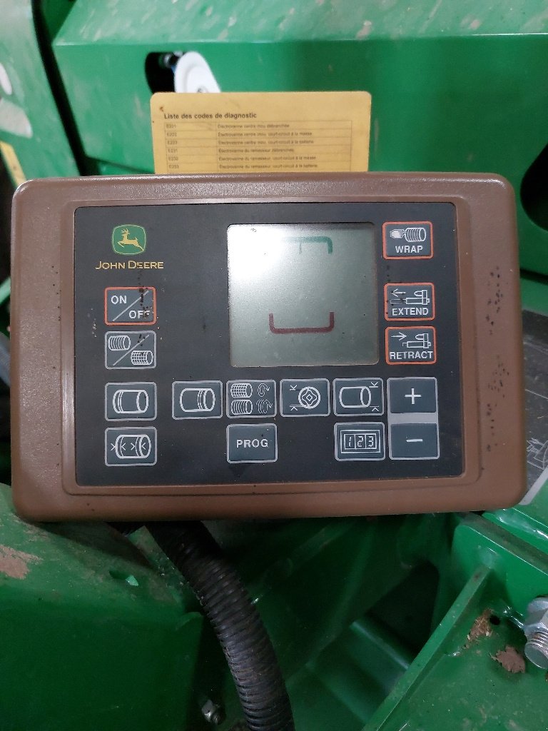 Rundballenpresse typu John Deere V 451 G RFF, Gebrauchtmaschine v DIFFENBACH-LES-HELLIMER (Obrázek 4)