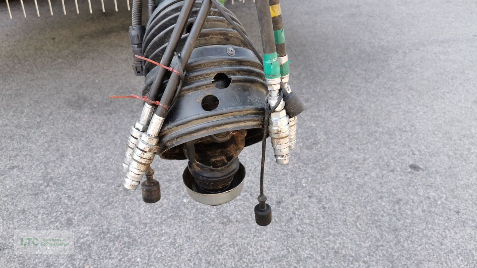 Rundballenpresse Türe ait John Deere V 451 M HC25, Vorführmaschine içinde Redlham (resim 11)