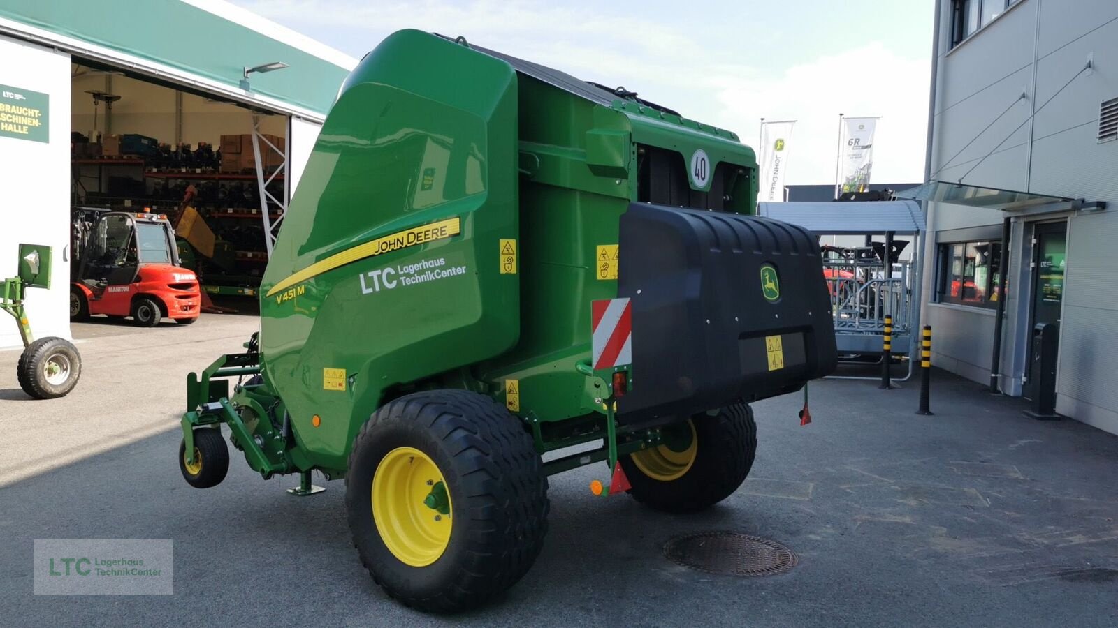 Rundballenpresse Türe ait John Deere V 451 M HC25, Vorführmaschine içinde Redlham (resim 4)