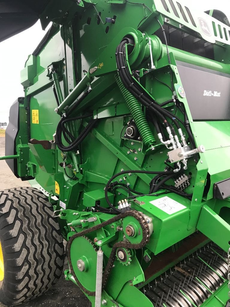 Rundballenpresse vrste John Deere V 451 M MAXICUT 13 COUTEAUX, Gebrauchtmaschine v UZERCHE (Slika 8)