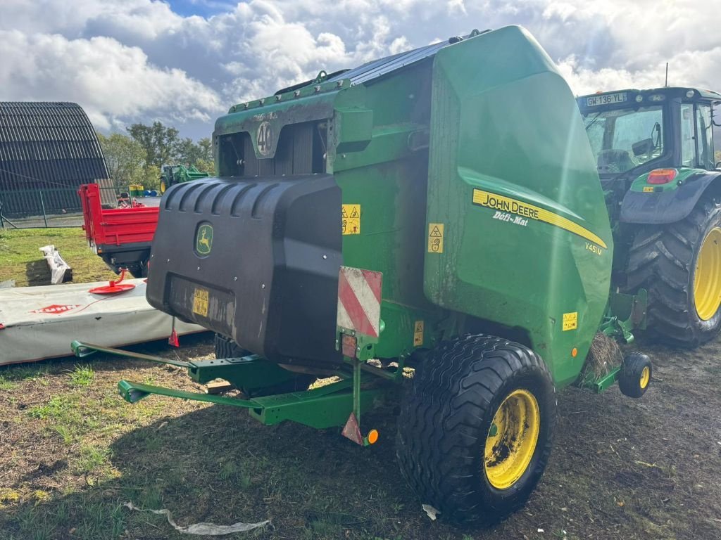Rundballenpresse типа John Deere V 451 M MAXICUT 13 COUTEAUX, Gebrauchtmaschine в MEYMAC (Фотография 3)