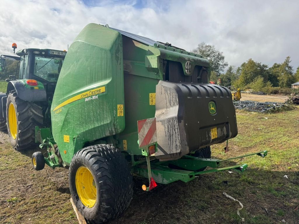 Rundballenpresse типа John Deere V 451 M MAXICUT 13 COUTEAUX, Gebrauchtmaschine в MEYMAC (Фотография 9)