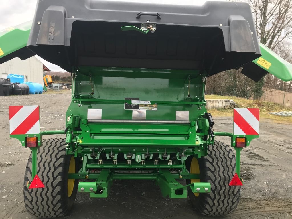 Rundballenpresse vrste John Deere V 451 M MAXICUT 13 COUTEAUX, Gebrauchtmaschine v UZERCHE (Slika 10)