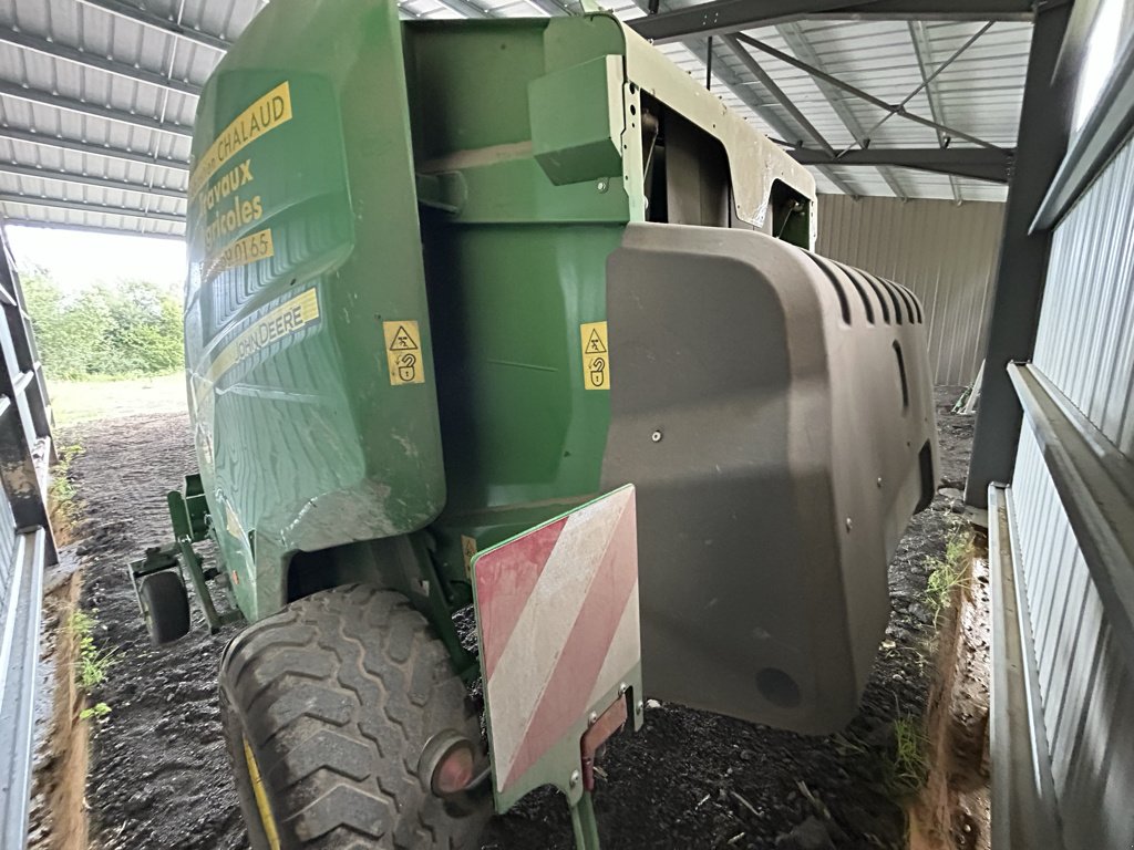 Rundballenpresse a típus John Deere V 451 M MAXICUT 13 COUTEAUX, Gebrauchtmaschine ekkor: UZERCHE (Kép 4)