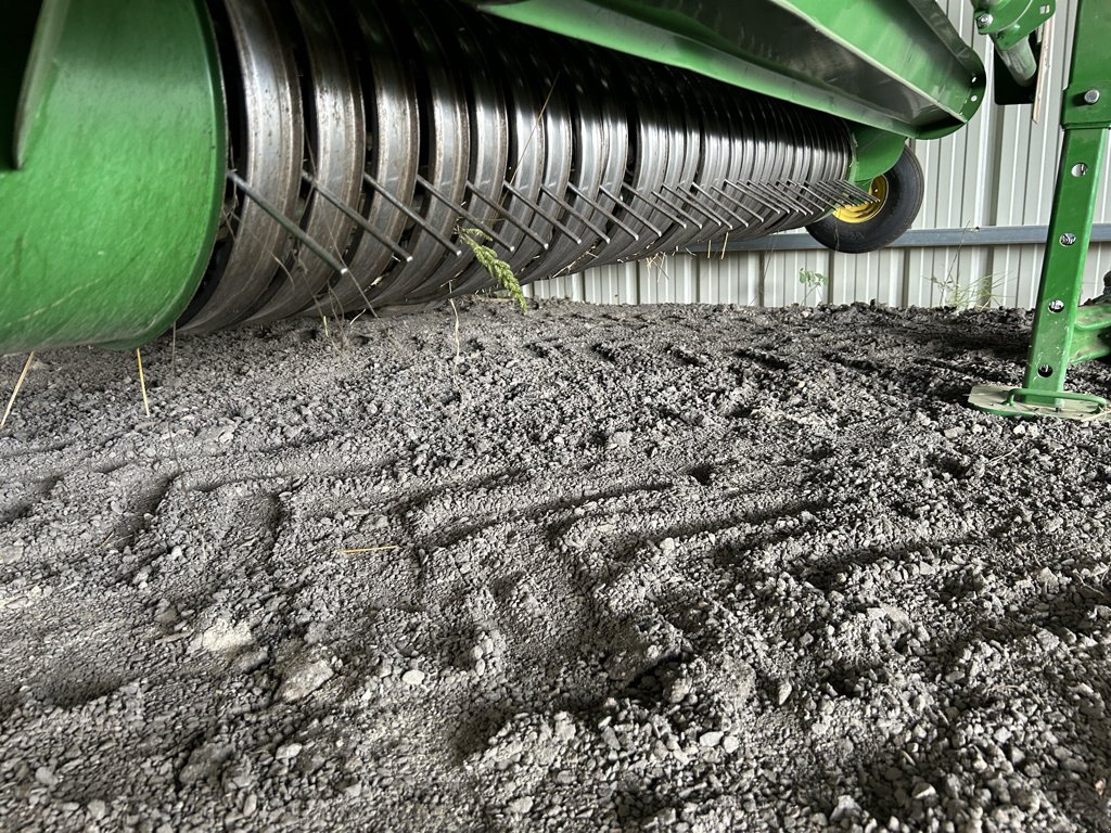 Rundballenpresse a típus John Deere V 451 M MAXICUT 13 COUTEAUX, Gebrauchtmaschine ekkor: UZERCHE (Kép 6)