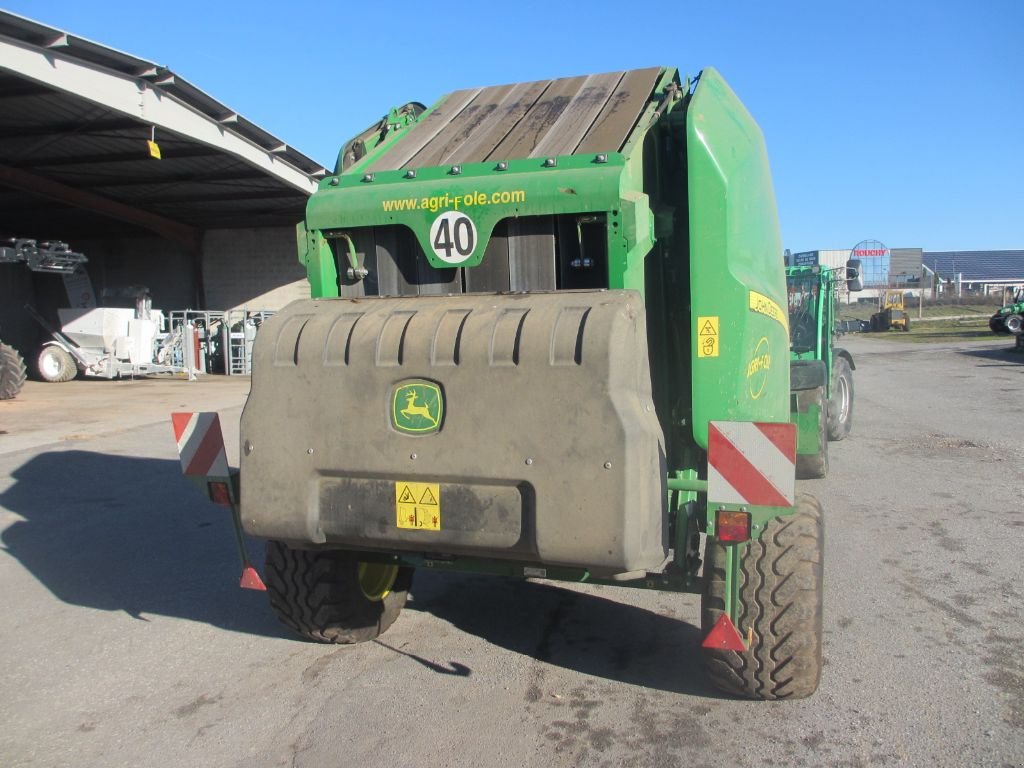 Rundballenpresse типа John Deere V 451 M, Gebrauchtmaschine в RODEZ (Фотография 6)