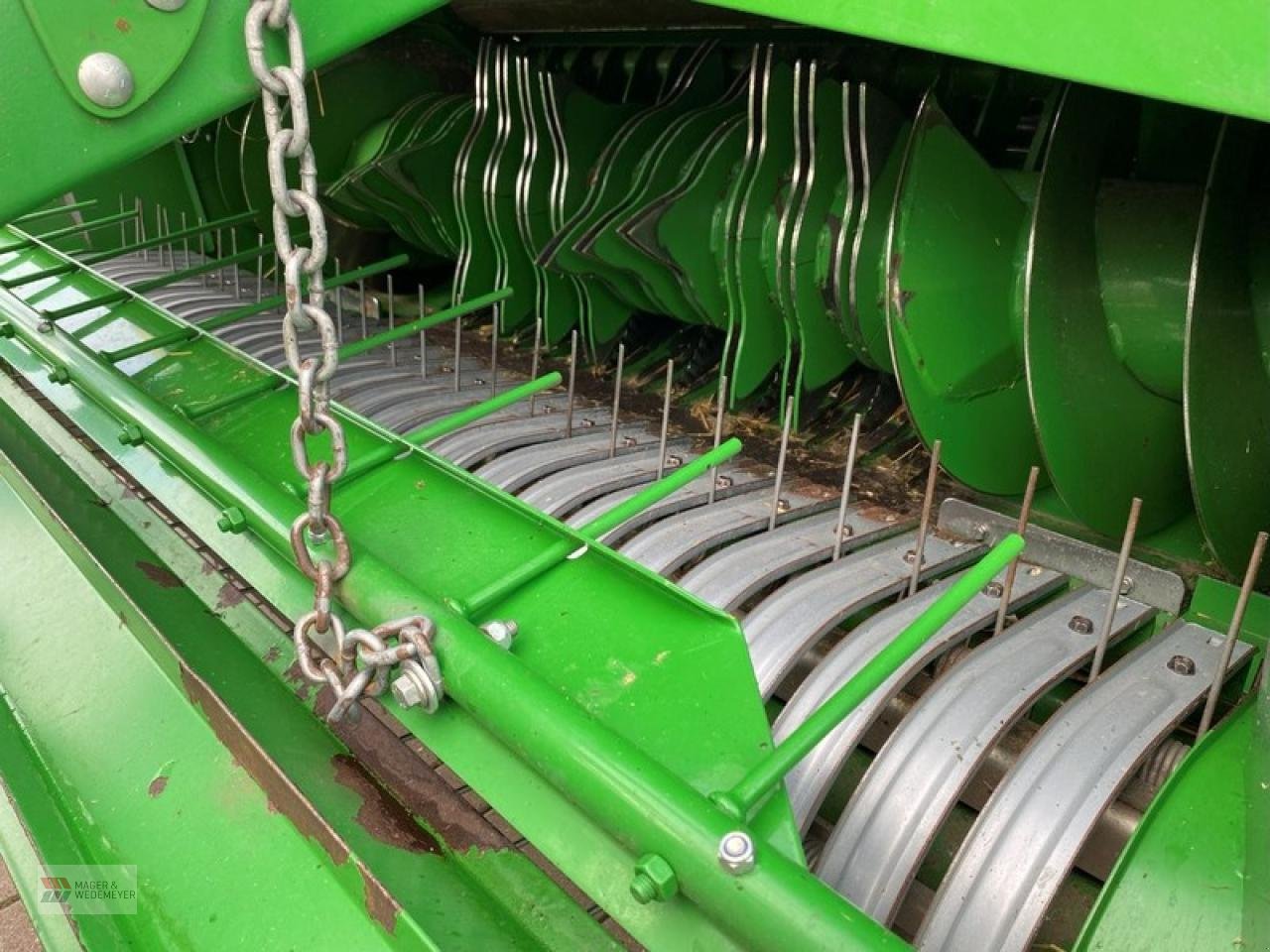 Rundballenpresse typu John Deere V 451 M, Gebrauchtmaschine v Oyten (Obrázek 2)