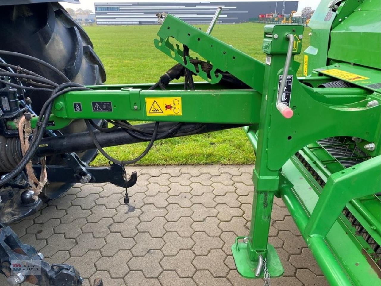 Rundballenpresse typu John Deere V 451 M, Gebrauchtmaschine v Oyten (Obrázek 3)