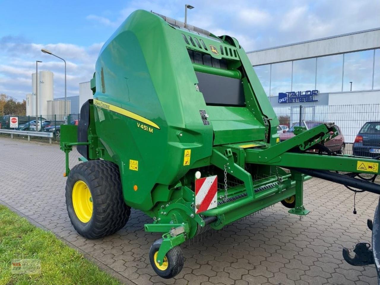 Rundballenpresse typu John Deere V 451 M, Gebrauchtmaschine v Oyten (Obrázek 4)